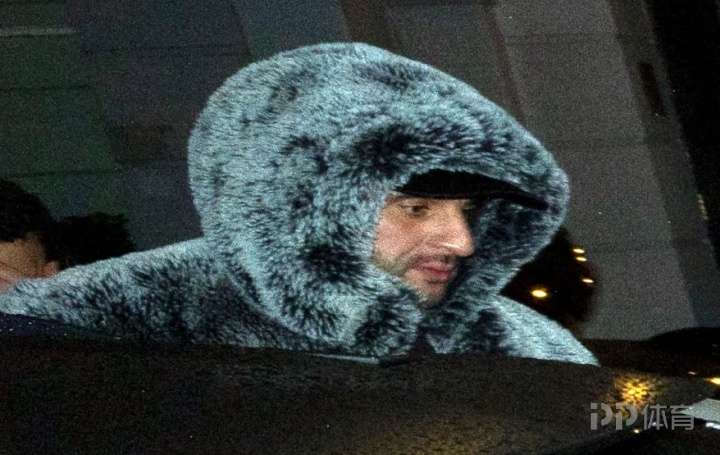 太阳报：格拉利什12月20号派对狂欢 他只喝酒对脱衣舞没兴趣